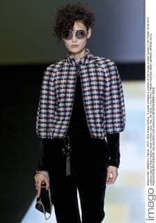 A model presents a creation at the Giorgio Armani women s Fall-Winter 2016-2017 collection during Milan Fashion Week in Milan, Italy, Feb. 29, 2016. ) (lyi) ITALY-MILAN-FASHION WEEK-GIORGIO ARMANI JinxYu 