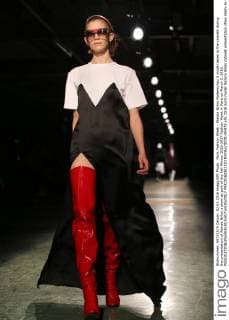 Paris Fashion Week - Wanda Nylon Modenschau A model takes to the catwalk during the presentation of Wanda Nylon s show as part of the Fall-Winter 2016-2017 Fashion Week in Paris on March 2, 2016.  PAR20160302110 MAYAxVIDON-WHITE