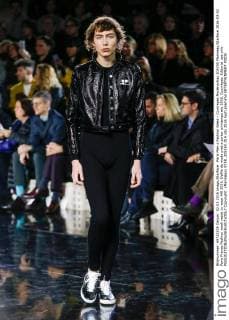 Paris Men s Fashion Week - Courreges Modenschau 205350 Marineau Starface 2016-03-02 Paris France Fashion week ready to wear AW 2016. Defile de mode pret a porter printemps ete 2016. Courrèges. Editorial use only  Copyright: xMarineaux STAR_205350_014