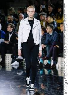 Paris Men s Fashion Week - Courreges Modenschau 205350 Marineau Starface 2016-03-02 Paris France Fashion week ready to wear AW 2016. Defile de mode pret a porter printemps ete 2016. Courrèges. Editorial use only  Copyright: xMarineaux STAR_205350_016