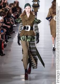 Paris Fashion Week - Maison Margiela Modenschau 205356 Marineau Starface 2016-03-02 Paris France Maison Margiela Fashion week ready to wear AW 2016. Defile de mode pret a porter printemps ete 2016. Maison Margiela. Editorial use only  Copyright: xMarineaux STAR_205356_002