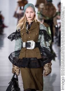 Paris Fashion Week - Maison Margiela Modenschau 205356 Marineau Starface 2016-03-02 Paris France Maison Margiela Fashion week ready to wear AW 2016. Defile de mode pret a porter printemps ete 2016. Maison Margiela. Editorial use only  Copyright: xMarineaux STAR_205356_004