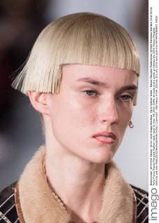 Paris Fashion Week - Maison Margiela Modenschau 205356 Marineau Starface 2016-03-02 Paris France Maison Margiela Fashion week ready to wear AW 2016. Defile de mode pret a porter printemps ete 2016. Maison Margiela. Editorial use only  Copyright: xMarineaux STAR_205356_015