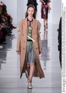 Paris Fashion Week - Maison Margiela Modenschau 205356 Marineau Starface 2016-03-02 Paris France Maison Margiela Fashion week ready to wear AW 2016. Defile de mode pret a porter printemps ete 2016. Maison Margiela. Editorial use only  Copyright: xMarineaux STAR_205356_017