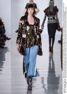 Paris Fashion Week - Maison Margiela Modenschau 205356 Marineau Starface 2016-03-02 Paris France Maison Margiela Fashion week ready to wear AW 2016. Defile de mode pret a porter printemps ete 2016. Maison Margiela. Editorial use only  Copyright: xMarineaux STAR_205356_026