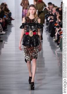 Paris Fashion Week - Maison Margiela Modenschau 205356 Marineau Starface 2016-03-02 Paris France Maison Margiela Fashion week ready to wear AW 2016. Defile de mode pret a porter printemps ete 2016. Maison Margiela. Editorial use only  Copyright: xMarineaux STAR_205356_032
