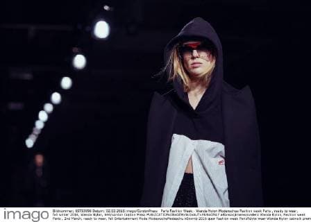 Paris Fashion Week - Wanda Nylon Modenschau Fashion week Paris , ready to wear, fall winter 2016, Wanda Nylon, 644 cordon Cordon Press  alfonsoxjimenezxvalero Wanda Nylon, Fashion week Paris , 2nd March, ready to wear, fall