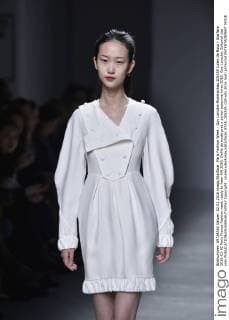 Paris Fashion Week - Guy Laroche Modenschau 205359 Julien de Rosa Starface 2016-03-02 Paris France Fashion week ready to wear AW 2016. Defile de mode pret a porter automne hiver 2016. Guy Laroche. Editorial use only  Copyright: xJulienxdexRosax xStarfacex STAR_205359_035