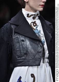 Paris Fashion Week - Guy Laroche Modenschau 205359 Julien de Rosa Starface 2016-03-02 Paris France Fashion week ready to wear AW 2016. Defile de mode pret a porter automne hiver 2016. Guy Laroche. Editorial use only  Copyright: xJulienxdexRosax xStarfacex STAR_205359_041