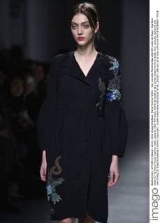 Paris Fashion Week - Guy Laroche Modenschau 205359 Julien de Rosa Starface 2016-03-02 Paris France Fashion week ready to wear AW 2016. Defile de mode pret a porter automne hiver 2016. Guy Laroche. Editorial use only  Copyright: xJulienxdexRosax xStarfacex STAR_205359_048