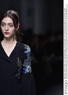 Paris Fashion Week - Guy Laroche Modenschau 205359 Julien de Rosa Starface 2016-03-02 Paris France Fashion week ready to wear AW 2016. Defile de mode pret a porter automne hiver 2016. Guy Laroche. Editorial use only  Copyright: xJulienxdexRosax xStarfacex STAR_205359_049