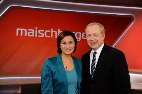 Moderatorin Sandra Maischberger und WDR Intendant Tom Buhrow zu Gast in der ARD Talkshow Maischberger am 02.03.2016 in Köln.
