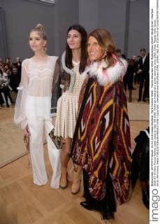 Paris Fashion Week - Promis besuchen Chloe Modenschau 205387 Serge Arnal Starface 2016-03-03 Paris France Fashion week ready to wear AW 2016. Defile de mode pret a porter automne hiver 2016. Chloe. People. Dello Russo, Anna; Perminova, Elena  Copyright: xSergexArnalx xStarfacex STAR_205387_002
