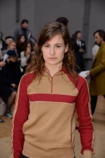 Paris Fashion Week - Promis besuchen Chloe Modenschau 205387 Serge Arnal Starface 2016-03-03 Paris France Fashion week ready to wear AW 2016. Defile de mode pret a porter automne hiver 2016. Chloe. People. Letissier, Heloise ( Christine and the Queens )  Copyright: xSergexArnalx xStarfacex STAR_205387_008