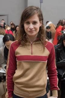 Paris Fashion Week - Promis besuchen Chloe Modenschau 205387 Serge Arnal Starface 2016-03-03 Paris France Fashion week ready to wear AW 2016. Defile de mode pret a porter automne hiver 2016. Chloe. People. Letissier, Heloise ( Christine and the Queens )  Copyright: xSergexArnalx xStarfacex STAR_205387_014