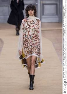 Paris Fashion Week - Chloe Modenschau 205392 Marineau Starface 2016-03-03 Paris France Fashion week ready to wear AW 2016. Defile de mode pret a porter automne hiver 2016.Chloe. Chloé , autumn-winter 2016 Paris, France Editorial use only _sans_perso  Copyright: xMarineaux STAR_205392_002