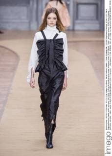 Paris Fashion Week - Chloe Modenschau 205392 Marineau Starface 2016-03-03 Paris France Fashion week ready to wear AW 2016. Defile de mode pret a porter automne hiver 2016.Chloe. Chloé , autumn-winter 2016 Paris, France Editorial use only _sans_perso  Copyright: xMarineaux STAR_205392_042