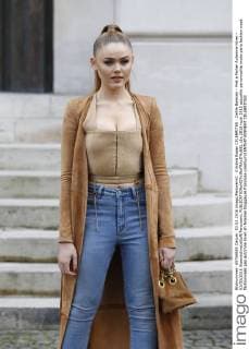 Kristina Bazan CELEBRITES : Defile Balmain - Pret a Porter Automne Hiver - 03 03 2016 GwendolineLeGoff Panoramic 