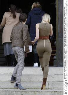 Matthew Bellamy et sa compagne Elle Evans CELEBRITES : Defile Balmain - Pret a Porter Automne Hiver - 03 03 2016 GwendolineLeGoff Panoramic 