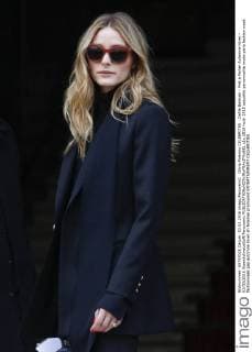 Olivia Palermo CELEBRITES : Defile Balmain - Pret a Porter Automne Hiver - 03 03 2016 GwendolineLeGoff Panoramic 