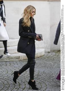 Olivia Palermo CELEBRITES : Defile Balmain - Pret a Porter Automne Hiver - 03 03 2016 GwendolineLeGoff Panoramic 