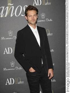 X PREMIOS AD CELEBRITIES ATTENDING AN EVENT AD MAGACINE IN MADRID PETER VIVES 482 CORDON PRESS PHOTO BY PACO SUAREZ ABAD Cordon Press  PACOxSUAREZxABAD