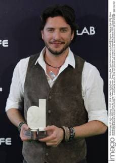 Cadena Dial Musik Preisverleihung in Madrid Premios Cadena Dial 2015. Music awards of Cadena Dial 2015. Photo by J. Luis Cuesta 261 Cordon Press. Manuel Carrasco, winners of Cadena Dial Awards 2015. Cordon Press  J.xLuisxCuesta