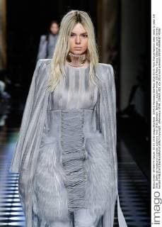 205420 Marineau Starface 2016-03-03 Paris France Fashion week ready to wear AW 2016. Defile de mode pret a porter automne hiver 2016.Balmain. Balmain , autumn-winter 2016 Paris, France Editorial use only Jenner, Kendall  Copyright: xMarineaux STAR_205420_002