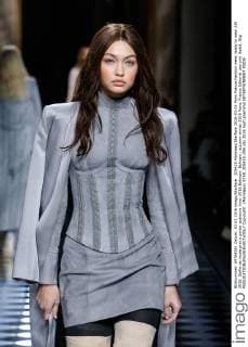 205420 Marineau Starface 2016-03-03 Paris France Fashion week ready to wear AW 2016. Defile de mode pret a porter automne hiver 2016.Balmain. Balmain , autumn-winter 2016 Paris, France Editorial use only Hadid, Gigi  Copyright: xMarineaux STAR_205420_004