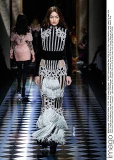 205420 Marineau Starface 2016-03-03 Paris France Fashion week ready to wear AW 2016. Defile de mode pret a porter automne hiver 2016.Balmain. Balmain , autumn-winter 2016 Paris, France Editorial use only Hadid, Gigi  Copyright: xMarineaux STAR_205420_039