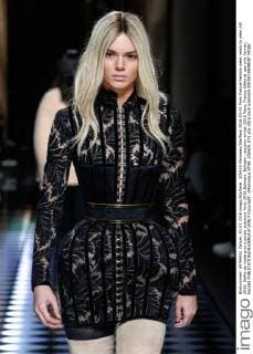 205420 Marineau Starface 2016-03-03 Paris France Fashion week ready to wear AW 2016. Defile de mode pret a porter automne hiver 2016.Balmain. Balmain , autumn-winter 2016 Paris, France Editorial use only Jenner, Kendall  Copyright: xMarineaux STAR_205420_071