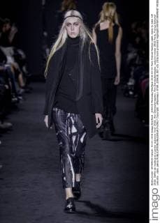 205428 Marineau Starface 2016-03-03 Paris France Fashion week ready to wear AW 2016. Defile de mode pret a porter automne hiver 2016. Ann Demeulemeester. Ann Demeulemeester, autumn-winter 2016 Paris, France Editorial use only _sans_perso  Copyright: xMarineaux STAR_205428_007