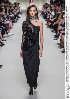 205429 Marineau Starface 2016-03-03 Paris France Fashion week ready to wear AW 2016. Defile de mode pret a porter automne hiver 2016. Lanvin. Lanvin , autumn-winter 2016 Paris, France Editorial use only _sans_perso  Copyright: xMarineaux STAR_205429_023