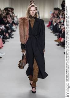 205429 Marineau Starface 2016-03-03 Paris France Fashion week ready to wear AW 2016. Defile de mode pret a porter automne hiver 2016. Lanvin. Lanvin , autumn-winter 2016 Paris, France Editorial use only _sans_perso  Copyright: xMarineaux STAR_205429_032