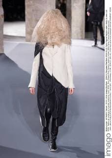 205433 Marineau Starface 2016-03-03 Paris France Fashion week ready to wear AW 2016. Defile de mode pret a porter automne hiver 2016. Rick Owens Rick Owens, autumn-winter 2016 Paris, France Editorial use only _sans_perso  Copyright: xMarineaux STAR_205433_005