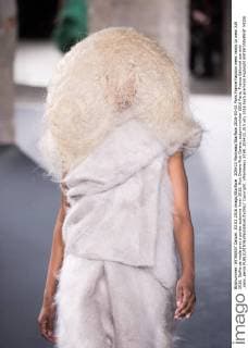 205433 Marineau Starface 2016-03-03 Paris France Fashion week ready to wear AW 2016. Defile de mode pret a porter automne hiver 2016. Rick Owens Rick Owens, autumn-winter 2016 Paris, France Editorial use only _sans_perso  Copyright: xMarineaux STAR_205433_015