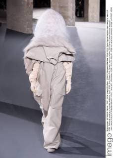 205433 Marineau Starface 2016-03-03 Paris France Fashion week ready to wear AW 2016. Defile de mode pret a porter automne hiver 2016. Rick Owens Rick Owens, autumn-winter 2016 Paris, France Editorial use only _sans_perso  Copyright: xMarineaux STAR_205433_033