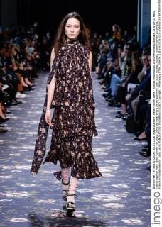 Paris Fashion Week - Rochas Modenschau 205434 Marineau Starface 2016-03-03 Paris France Fashion week ready to wear AW 2016. Defile de mode pret a porter automne hiver 2016. Rochas. Rochas, autumn-winter 2016 Paris, France Editorial use only _sans_perso  Copyright: xMarineaux STAR_205434_018