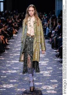 Paris Fashion Week - Rochas Modenschau 205434 Marineau Starface 2016-03-03 Paris France Fashion week ready to wear AW 2016. Defile de mode pret a porter automne hiver 2016. Rochas. Rochas, autumn-winter 2016 Paris, France Editorial use only _sans_perso  Copyright: xMarineaux STAR_205434_027