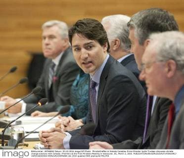 Ministertreffen in Kanada Canadian Prime Minister Justin Trudeau discusses climate change solutions with Canada s Premiers at the First Ministers Meeting in Vancouver, BC, March 3, 2016.  VAP2016030304 HEINZxRUCKEMANN