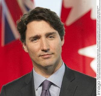 Ministertreffen in Kanada Canadian Prime Minister Justin Trudeau joined by Canada s Premiers summarizes their talks at the First Ministers Meeting and answers media questions at a press conference in Vancouver, BC, March 3, 2016.  VAP2016030314 HEINZxRUCKEMANN