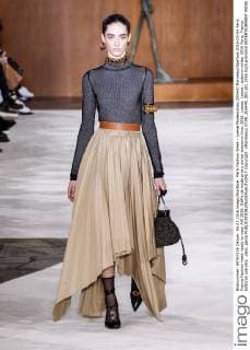 Paris Fashion Week - Loewe Modenschau 205440 Marineau Starface 2016-03-04 Paris France Fashion week ready to wear AW 2016. Defile de mode pret a porter automne hiver 2016. Loewe. Loewe , autumn-winter 2016 Paris, France Editorial use only _sans_perso  Copyright: xMarineaux STAR_205440_003