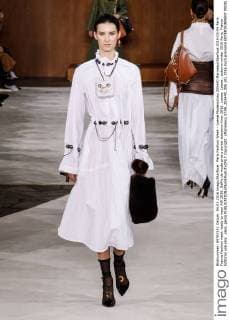 Paris Fashion Week - Loewe Modenschau 205440 Marineau Starface 2016-03-04 Paris France Fashion week ready to wear AW 2016. Defile de mode pret a porter automne hiver 2016. Loewe. Loewe , autumn-winter 2016 Paris, France Editorial use only _sans_perso  Copyright: xMarineaux STAR_205440_006