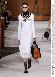 Paris Fashion Week - Loewe Modenschau 205440 Marineau Starface 2016-03-04 Paris France Fashion week ready to wear AW 2016. Defile de mode pret a porter automne hiver 2016. Loewe. Loewe , autumn-winter 2016 Paris, France Editorial use only _sans_perso  Copyright: xMarineaux STAR_205440_014