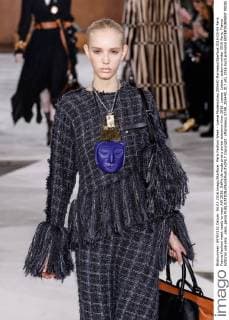 Paris Fashion Week - Loewe Modenschau 205440 Marineau Starface 2016-03-04 Paris France Fashion week ready to wear AW 2016. Defile de mode pret a porter automne hiver 2016. Loewe. Loewe , autumn-winter 2016 Paris, France Editorial use only _sans_perso  Copyright: xMarineaux STAR_205440_017