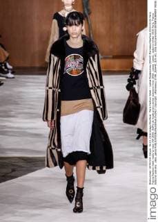 Paris Fashion Week - Loewe Modenschau 205440 Marineau Starface 2016-03-04 Paris France Fashion week ready to wear AW 2016. Defile de mode pret a porter automne hiver 2016. Loewe. Loewe , autumn-winter 2016 Paris, France Editorial use only _sans_perso  Copyright: xMarineaux STAR_205440_019