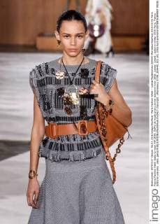 Paris Fashion Week - Loewe Modenschau 205440 Marineau Starface 2016-03-04 Paris France Fashion week ready to wear AW 2016. Defile de mode pret a porter automne hiver 2016. Loewe. Loewe , autumn-winter 2016 Paris, France Editorial use only _sans_perso  Copyright: xMarineaux STAR_205440_022