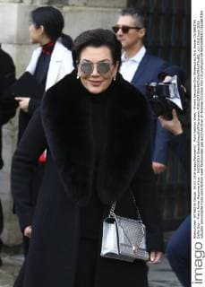 Paris Fashion Week - Promis besuchen Dior Modenschau Kris Jenner CELEBRITES : Defile Dior - Pret a Porter Automne Hiver - 04 03 2016 GwendolineLeGoff Panoramic 