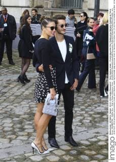 Paris Fashion Week - Promis besuchen Dior Modenschau Natasha Andrews et Pierre Niney CELEBRITES : Defile Dior - Pret a Porter Automne Hiver - 04 03 2016 GwendolineLeGoff Panoramic 