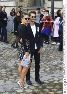 Paris Fashion Week - Promis besuchen Dior Modenschau Natasha Andrews et Pierre Niney CELEBRITES : Defile Dior - Pret a Porter Automne Hiver - 04 03 2016 GwendolineLeGoff Panoramic 